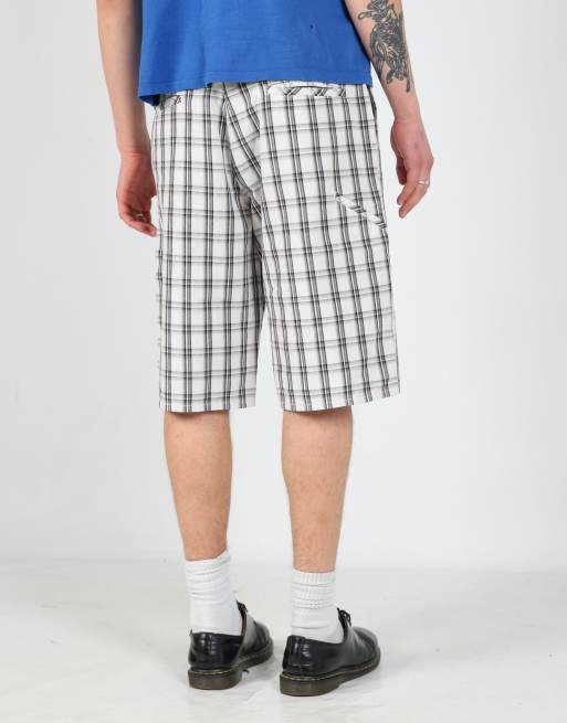 Vintage Dickies checkered 34x23 canvas cargo shorts in white, 2 of 4