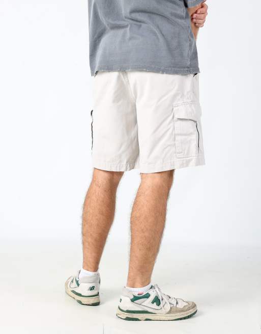 Vintage Dockers 34x20 canvas cargo shorts in cream, 2 of 4