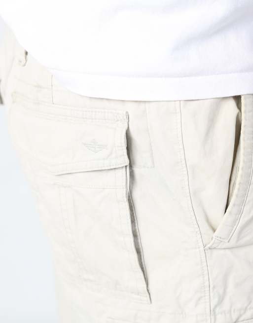 Vintage Dockers 34x21 canvas cargo shorts in ivory, 4 of 4