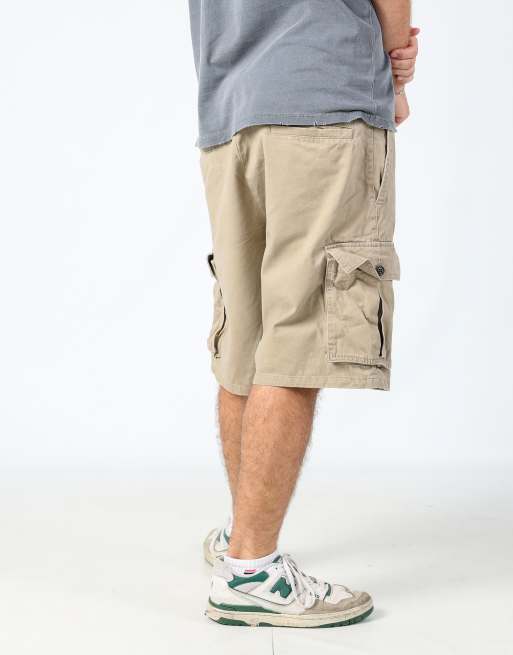 Vintage Dockers 36x22 canvas cargo shorts in tan