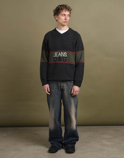 Vintage Dolce & Gabbana V-Neck Jumper size L in Grey, 2 of 4