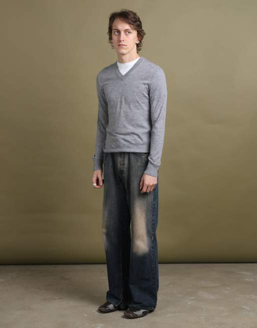 Vintage Dolce & Gabbana V-Neck Jumper size S in Grey, 2 of 3