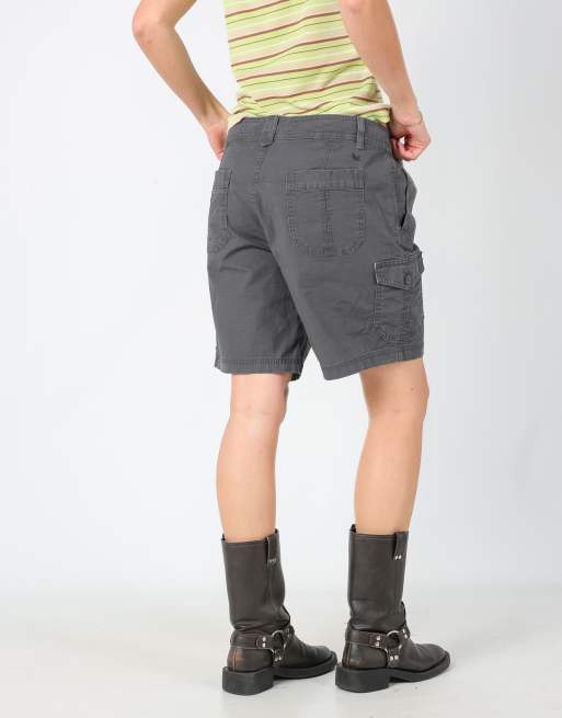 Vintage Eddie Baeur 36x17 canvas cargo shorts in charcoal grey, 4 of 4