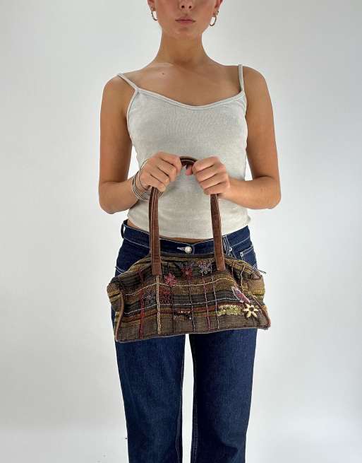 Vintage embroidered shoulder bag in brown