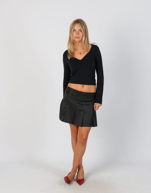 Vintage EXTYN Italia S woven mini skirt in black, 1 of 4