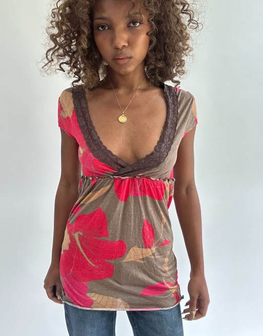 Vintage floral blouse in red, 1 of 4