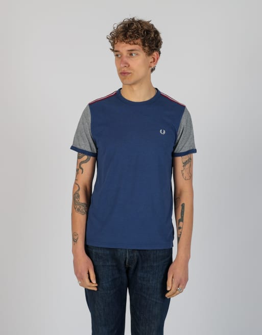 Vintage Fred Perry m t-shirt in navy blue