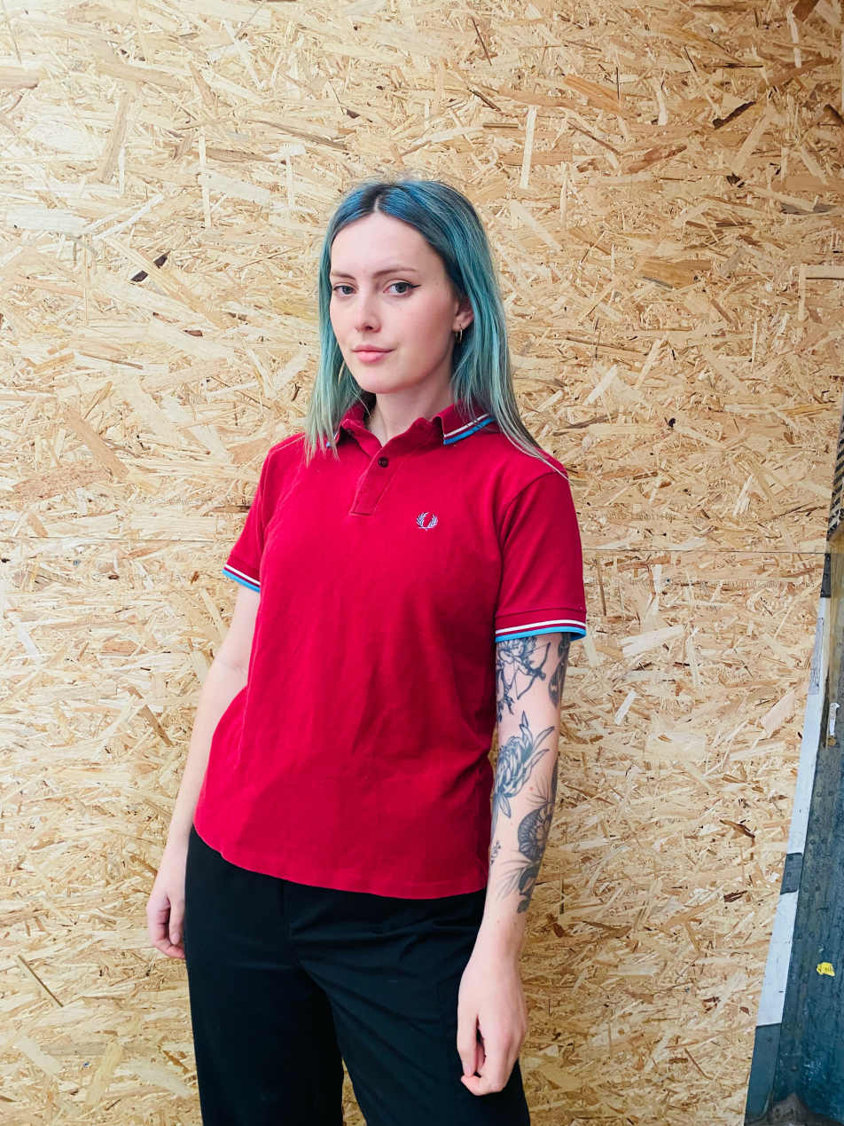 Vintage Fred Perry Size L 90s embroidered polo shirt in red 1