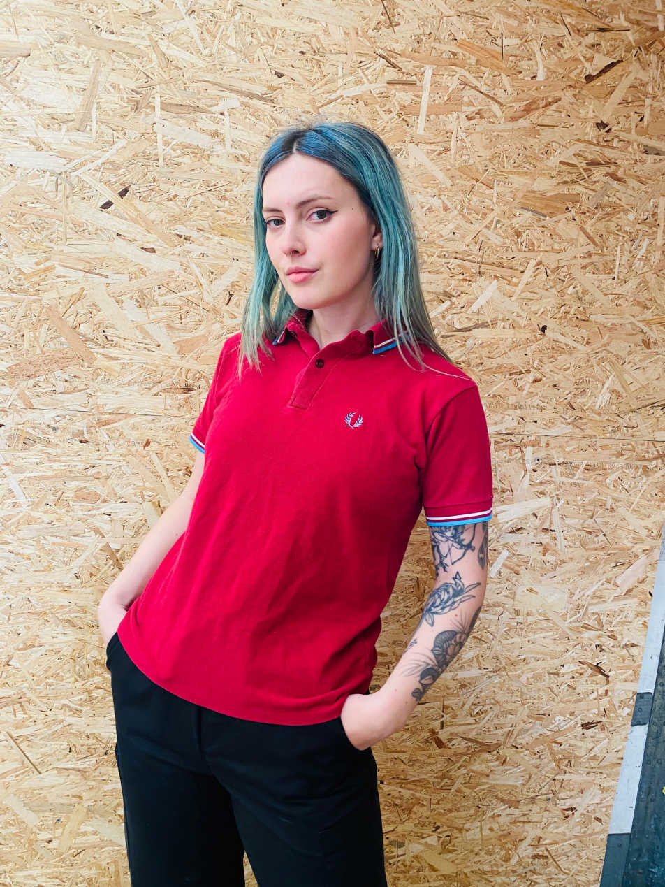Vintage Fred Perry Size L 90s embroidered polo shirt in red 2