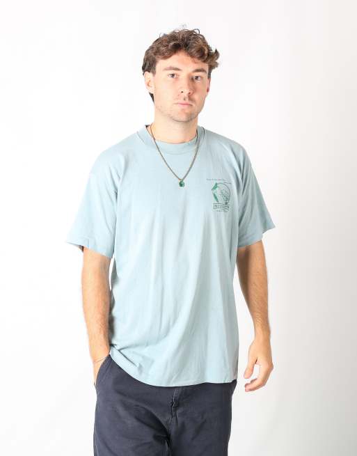 Vintage Fruit of the loom xl t-shirt in light blue