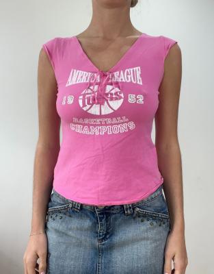 Vintage graphic tank top in pink