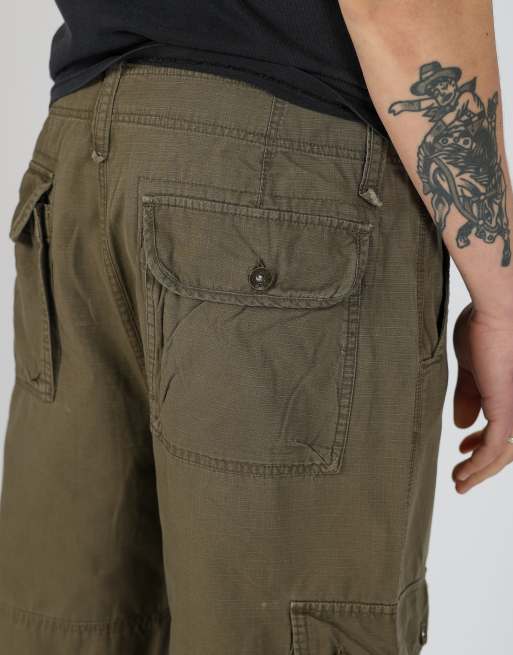 Vintage Guess 34x24 canvas cargo shorts in dark green, 4 of 4