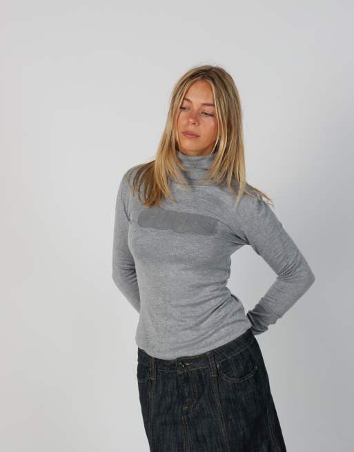 Vintage Guess  S long sleeve top in grey, 1 of 4