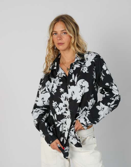 Vintage Guess  XL long sleeve top in black, 1 of 4