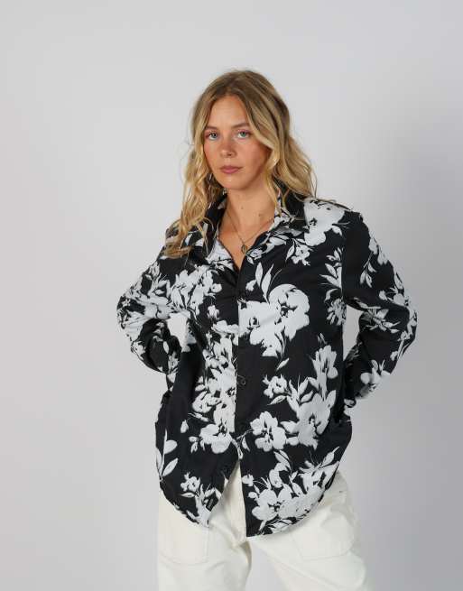 Vintage Guess  XL long sleeve top in black, 3 of 4