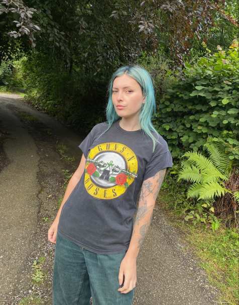 Vintage Guns N Roses Size S 2004 Distressed Band Tee Black - view 1