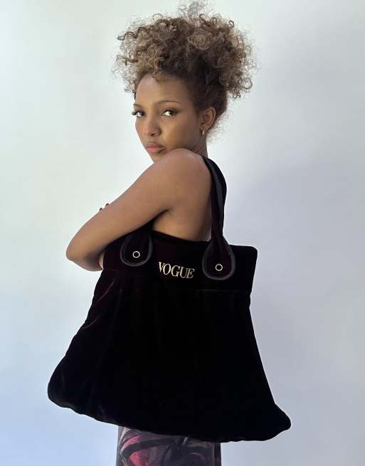 Vintage handbag in black