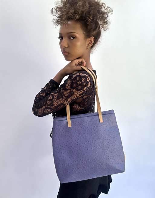 Vintage handbag in purple, 2 of 4