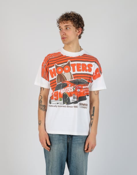 Vintage Hooters l t-shirt in ivory - view 1