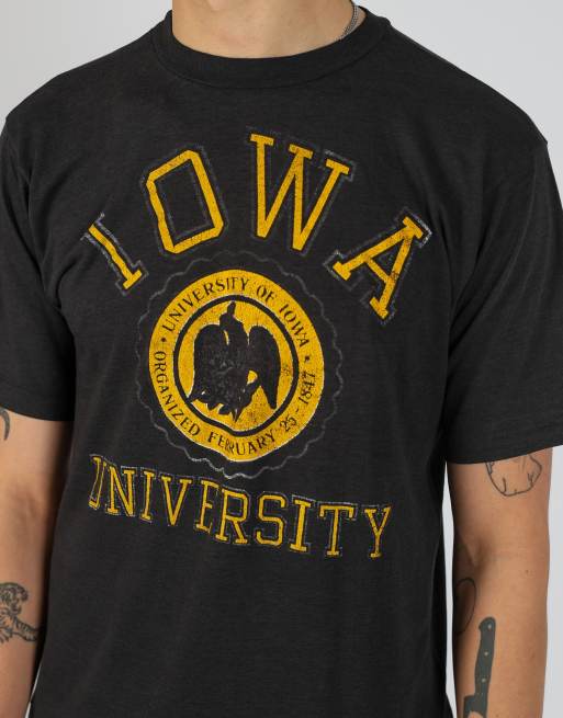 Vintage Iowa university l t-shirt in black, 4 of 4