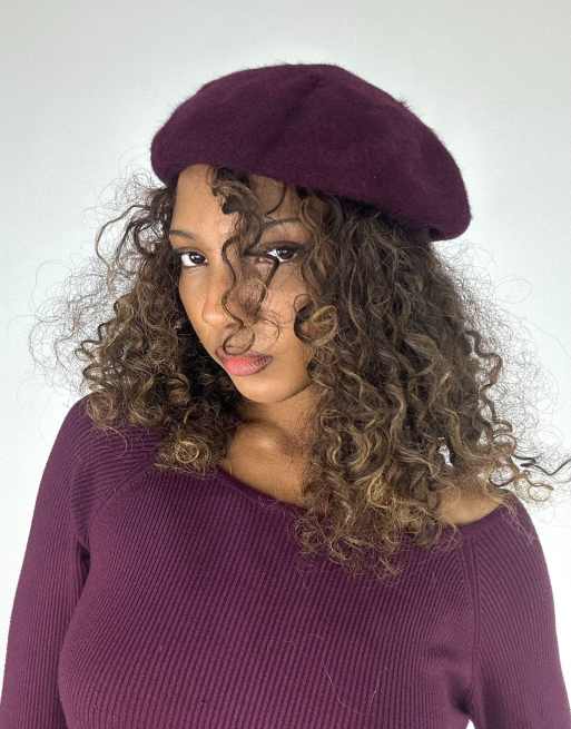 Vintage knit beret hat in burgundy