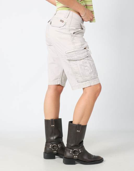 Vintage Lee 28x22 canvas cargo shorts in cream, 2 of 4