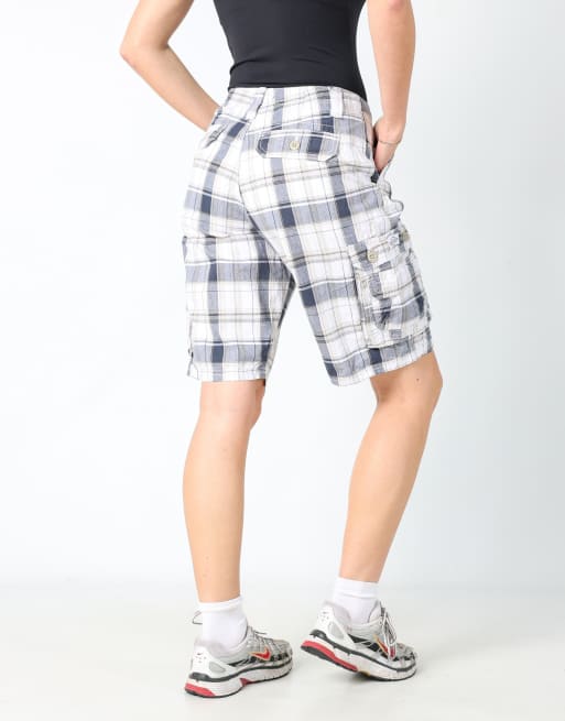 Vintage Lee 29x21 canvas cargo shorts in navy blue