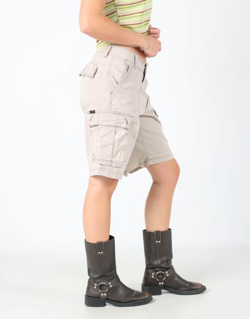 Vintage Lee 30x21 canvas cargo shorts in tan