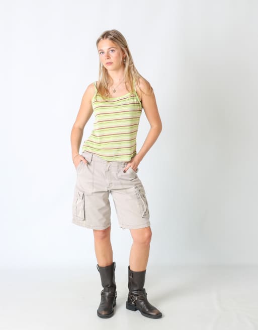 Vintage Lee 30x21 canvas cargo shorts in tan, 2 of 4
