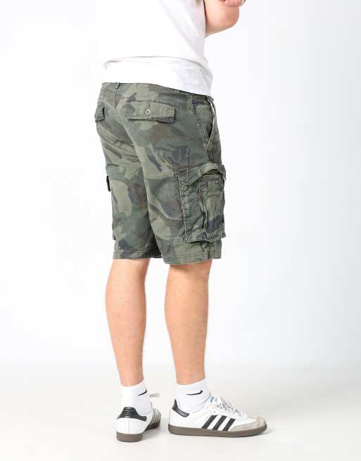 Vintage Lee 32x21 canvas cargo shorts in dark green