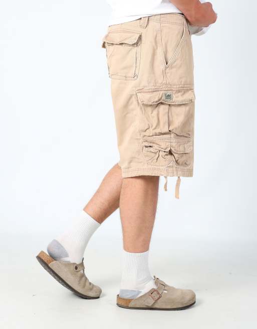 Vintage Lee 32x22 canvas cargo shorts in tan