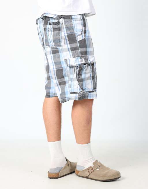 Vintage Lee 33x23 canvas cargo shorts in light blue