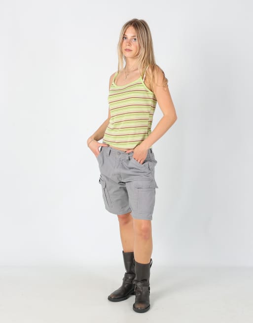 Vintage Lee 34x21 canvas cargo shorts in ivory