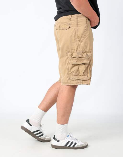 Vintage Lee 34x21 canvas cargo shorts in tan
