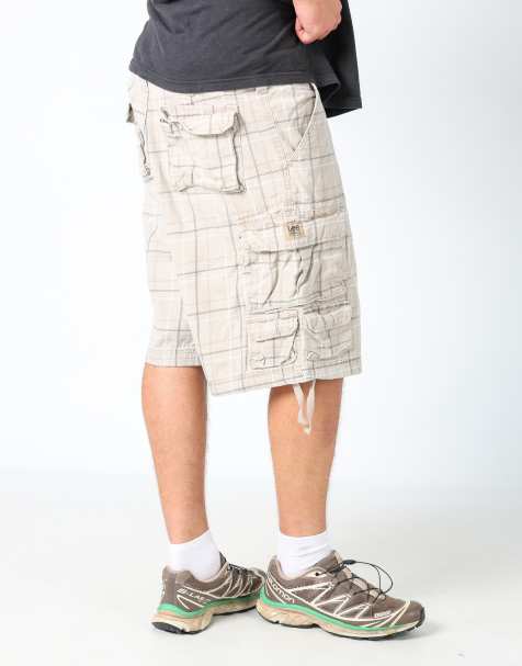 Vintage Lee 34x22 canvas cargo shorts in beige - view 1
