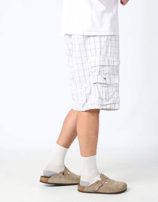 Vintage Lee 36x29 canvas cargo shorts in ivory, 2 of 4