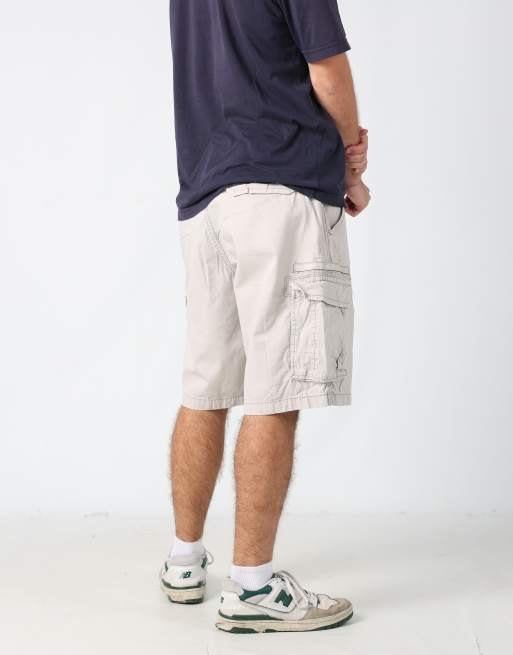 Vintage Lee 36x53 canvas cargo shorts in tan