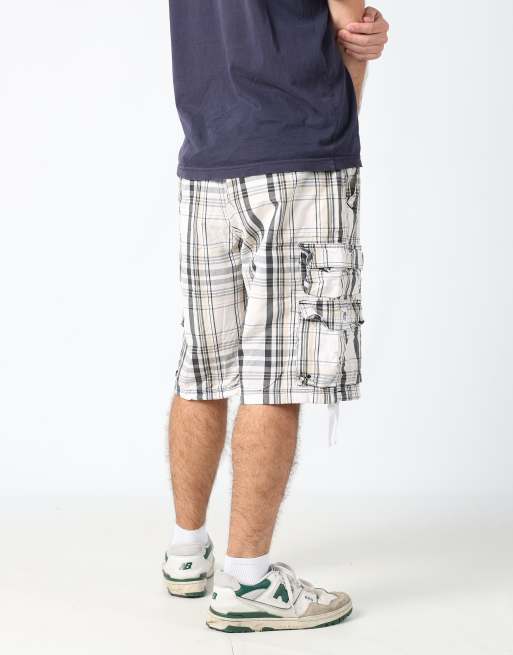 Vintage Lee 36x57 canvas cargo shorts in ivory