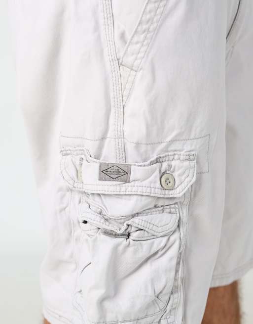 Vintage Lee 38x22 canvas cargo shorts in cream, 4 of 4