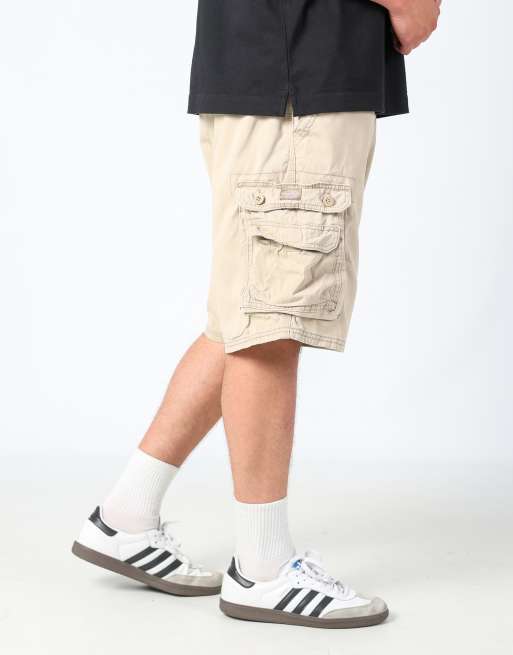 Vintage Lee 38x22 canvas cargo shorts in tan