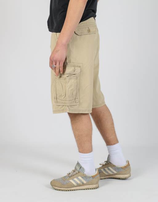 Vintage Lee 38x22 canvas cargo shorts in tan
