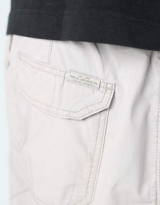 Vintage Lee 38x23 canvas carpenter baggy shorts in ivory, 4 of 4