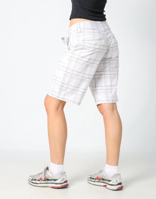 Vintage Lee checkered 32x20 canvas cargo shorts in ivory