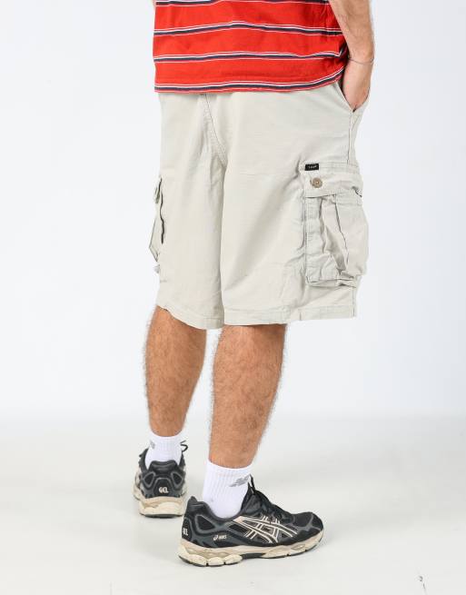 Vintage Lee ripstop 36x22 canvas cargo shorts in cream, 2 of 4