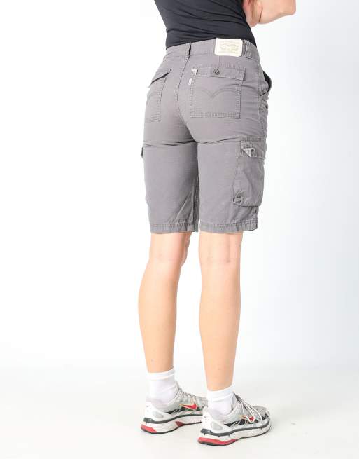 Vintage Levi's 27x20 canvas cargo shorts in charcoal grey, 2 of 4