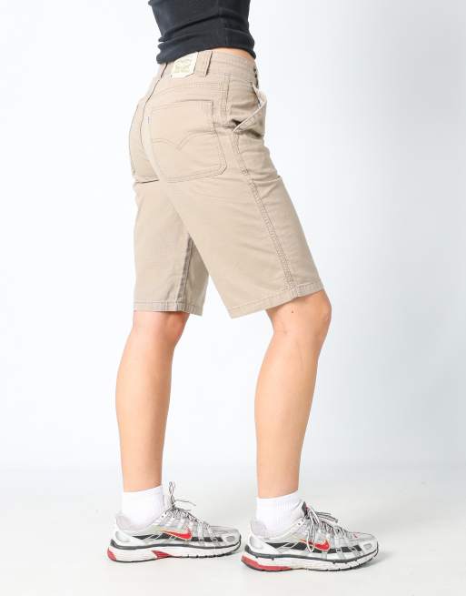 Vintage Levi's 28x21 canvas cargo shorts in beige