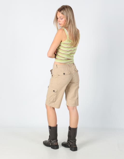 Vintage Levi's 28x21 canvas cargo shorts in tan, 3 of 4