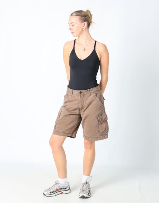 Vintage Levi's 29x20 canvas cargo shorts in brown