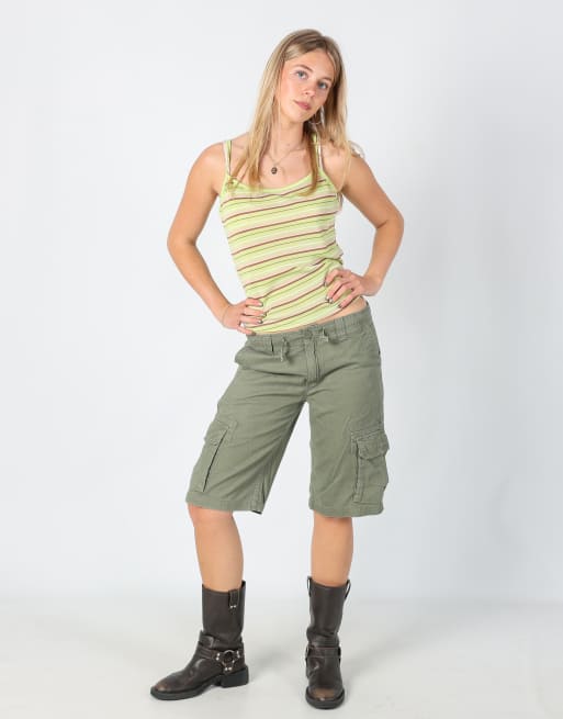 Vintage Levi's 29x22 canvas cargo shorts in khaki green