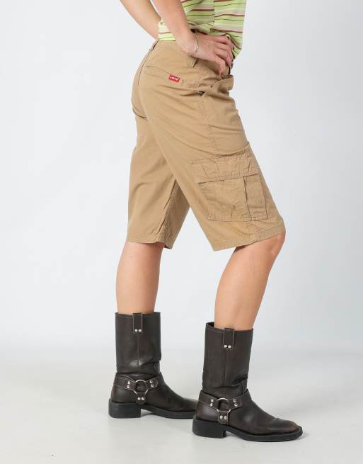 Vintage Levi's 29x22 canvas cargo shorts in tan